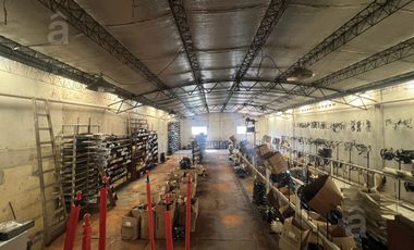 Local con depósito en Venta en Villa Ballester