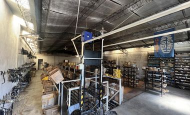 Local con depósito en Venta en Villa Ballester