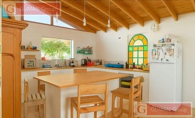 Casa en Venta  c/pileta -  amplia vista  - Barrio La Pista