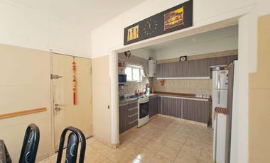 VENTA CASA 4 AMB 178 M2 COCHERA LANÚS OESTE