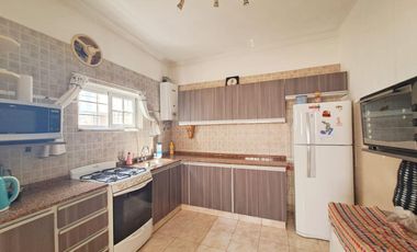 VENTA CASA 4 AMB 178 M2 COCHERA LANÚS OESTE