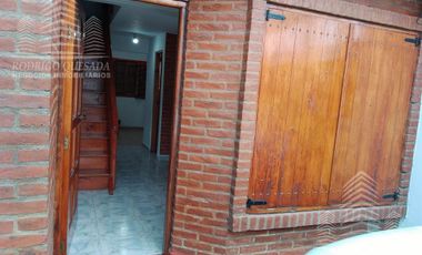 Dúplex en venta de 2 dormitorios c/ cochera en Costa Azul