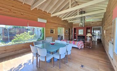 Casa en Los Abedules 3 dormitorios, jardín y pileta