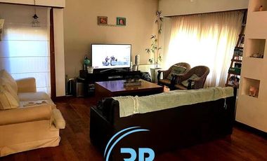 Venta Chalet de 5 ambientes en San Carlos, Mar del Plata