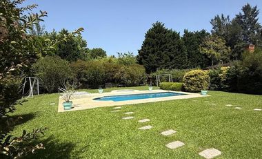 Casa Club de Campo Abril