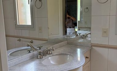 Casa a la venta en Barrio Club de Campo