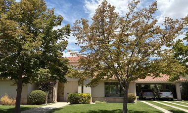 Casa a la venta en Barrio Club de Campo