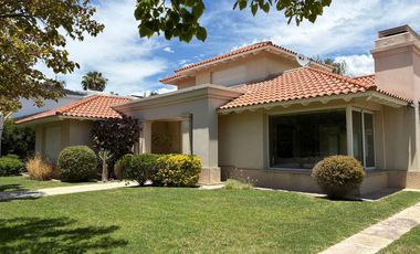 Casa a la venta en Barrio Club de Campo