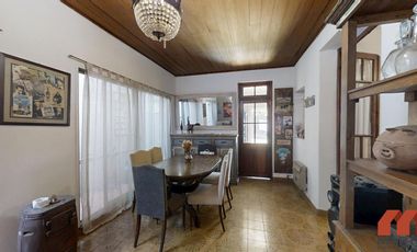 Casa 4 ambientes con jardín reciclada - Martínez