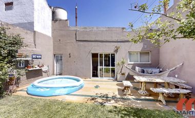 Casa 4 ambientes con jardín reciclada - Martínez