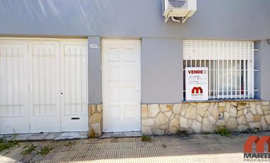 Casa 4 ambientes con jardín reciclada - Martínez