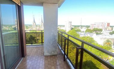 Departamento al frente vista al rio