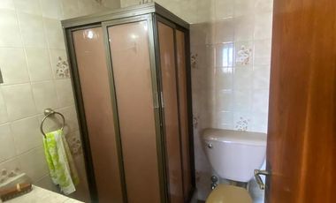 Departamento al frente vista al rio