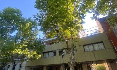 Departamento al frente vista al rio