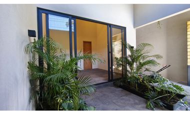 CASA EN VENTA CON VISTA AL LAGO DE VALLE DE BRAVO