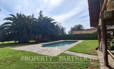 Casa en excelente lugar residencial cercana a colegios