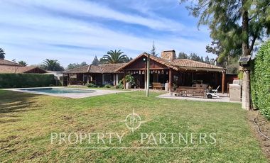 Casa en excelente lugar residencial cercana a colegios