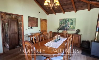 Casa en excelente lugar residencial cercana a colegios