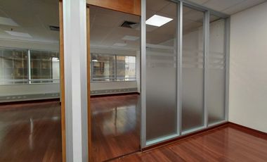 Arriendo hermosa Oficina Ejecutiva al costado del Marriott