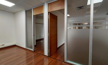 Arriendo hermosa Oficina Ejecutiva al costado del Marriott