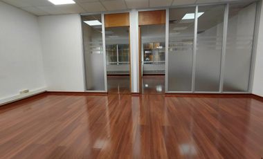 Arriendo hermosa Oficina Ejecutiva al costado del Marriott