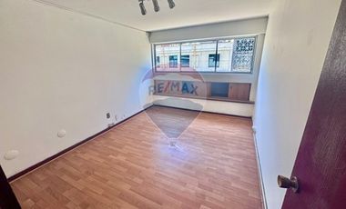 se arrienda oficina, excelente ubicación