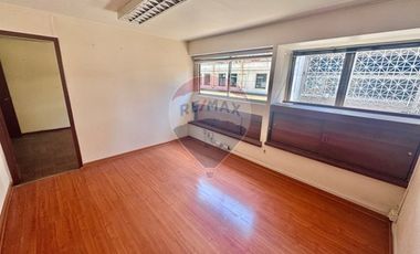 se arrienda oficina, excelente ubicación