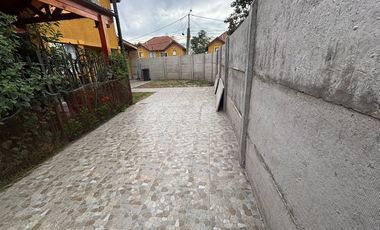 Casa Moderna en Peñaflor: Espacio y Comodidad