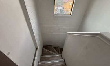 Casa Moderna en Peñaflor: Espacio y Comodidad