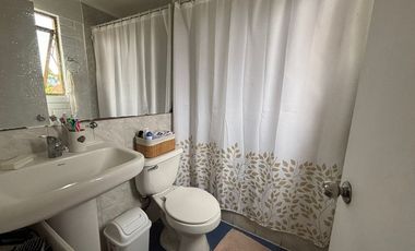 Casa Moderna en Peñaflor: Espacio y Comodidad