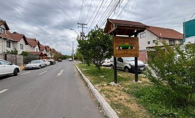 Casa Moderna en Peñaflor: Espacio y Comodidad
