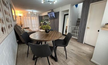 Casa Moderna en Peñaflor: Espacio y Comodidad