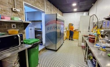 Local comercial primera línea en Av Irarrazabal