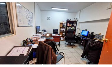 Local comercial primera línea en Av Irarrazabal