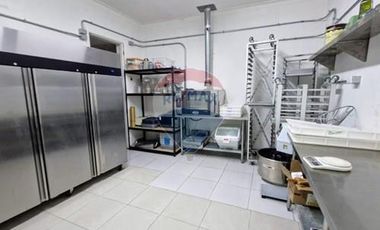 Local comercial primera línea en Av Irarrazabal