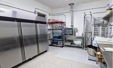 Local comercial primera línea en Av Irarrazabal