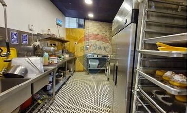 Local comercial primera línea en Av Irarrazabal