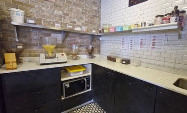 Local comercial primera línea en Av Irarrazabal