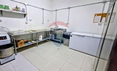 Local comercial primera línea en Av Irarrazabal