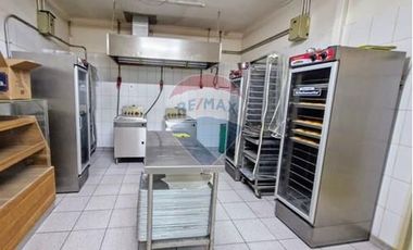 Local comercial primera línea en Av Irarrazabal