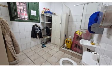 Local comercial primera línea en Av Irarrazabal