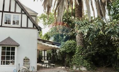 Hermosa casa con gran terreno busca familia