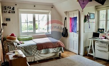 Hermosa casa con gran terreno busca familia