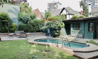 Hermosa casa con gran terreno busca familia