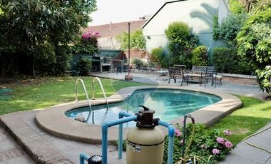 Hermosa casa con gran terreno busca familia