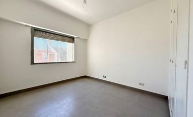 Casa en dos plantas con terraza