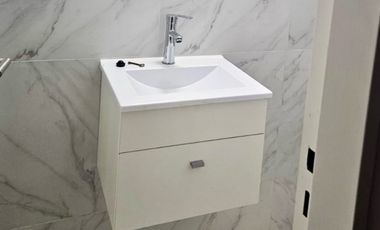 Casa en dos plantas con terraza