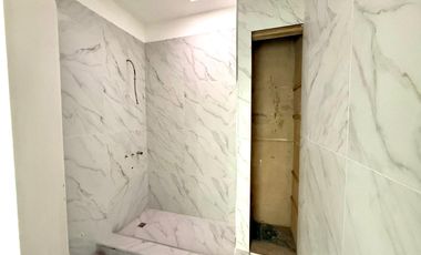 Casa en dos plantas con terraza