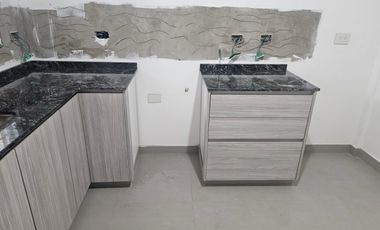 Casa en dos plantas con terraza