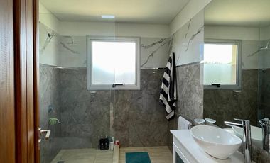 CASA 4 AMBIENTES EN VENTA, BARRIO LOS PARAISOS, LOS CARDALES